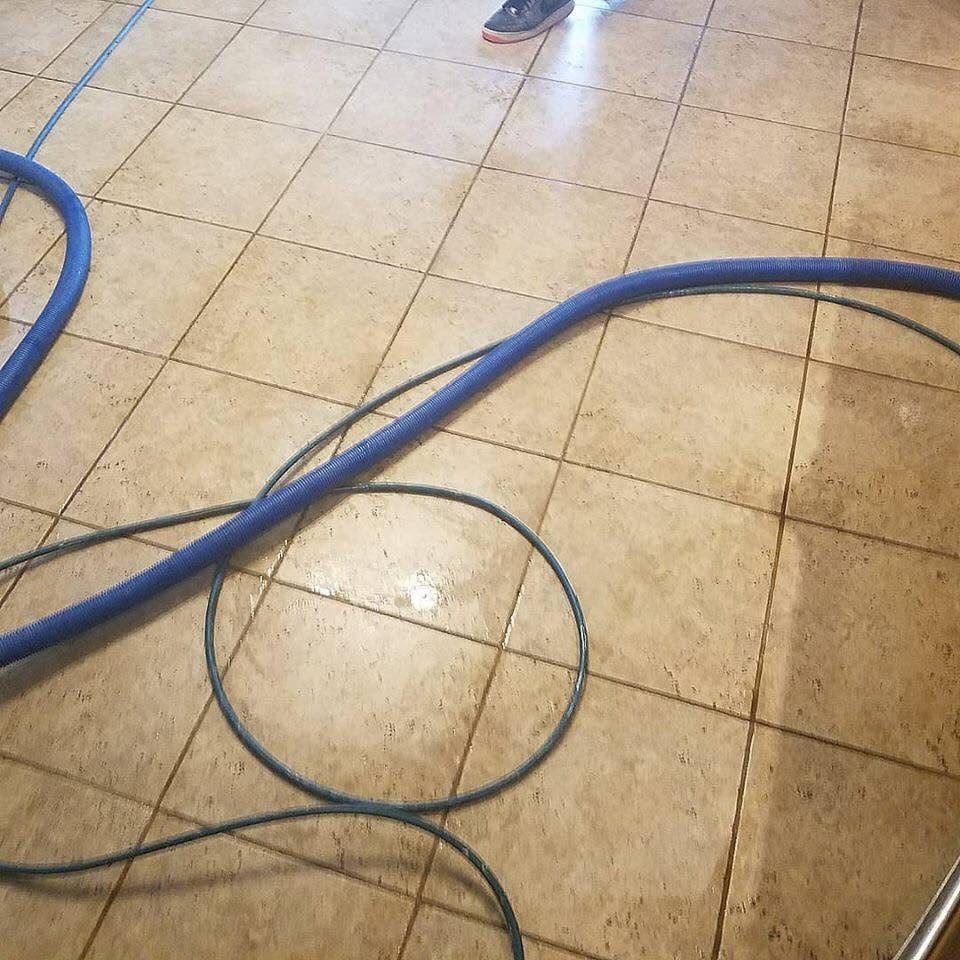 Extraction on wet tile